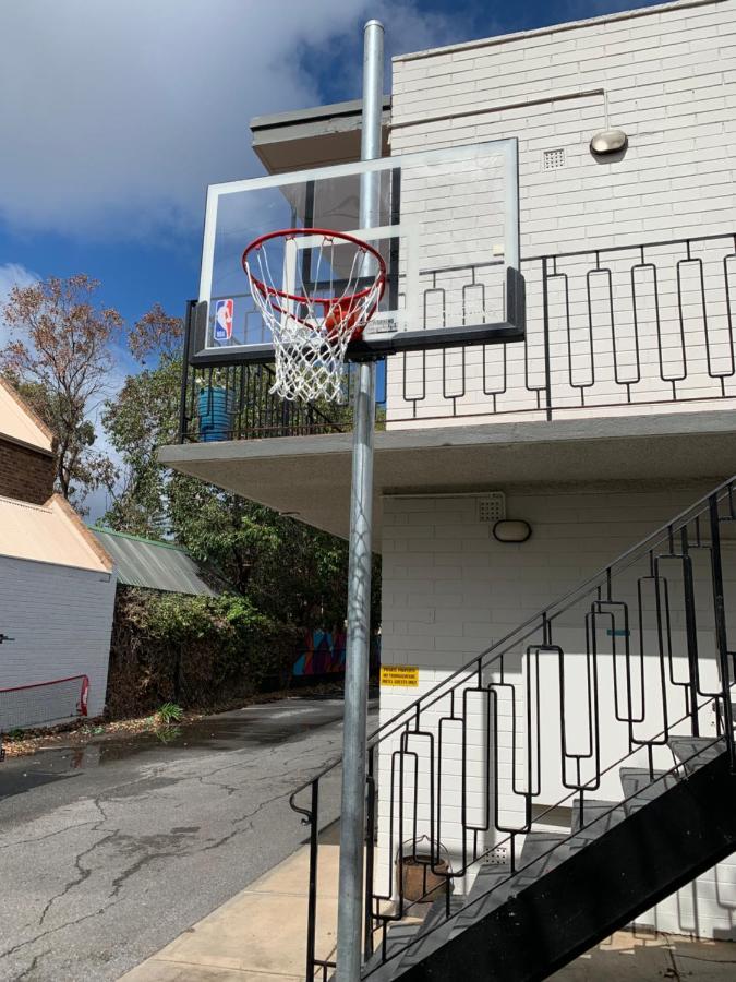 Hello Adelaide Motel And Apartments Exterior photo
