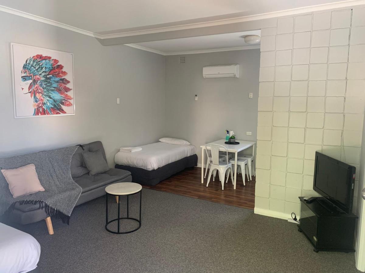 Hello Adelaide Motel And Apartments Exterior photo