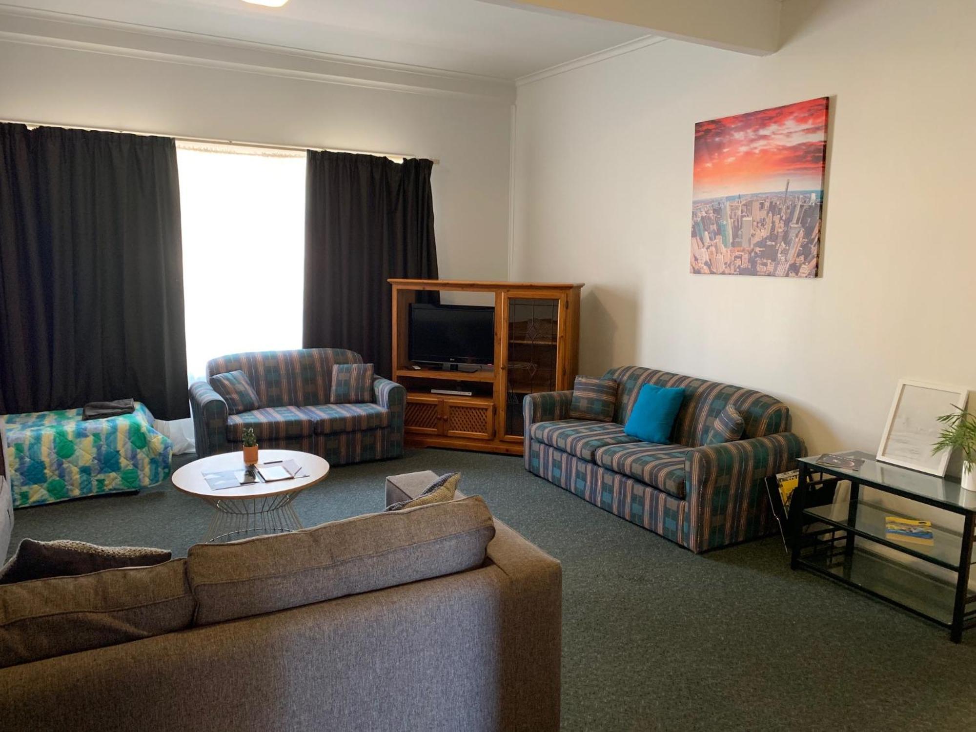 Hello Adelaide Motel And Apartments Exterior photo