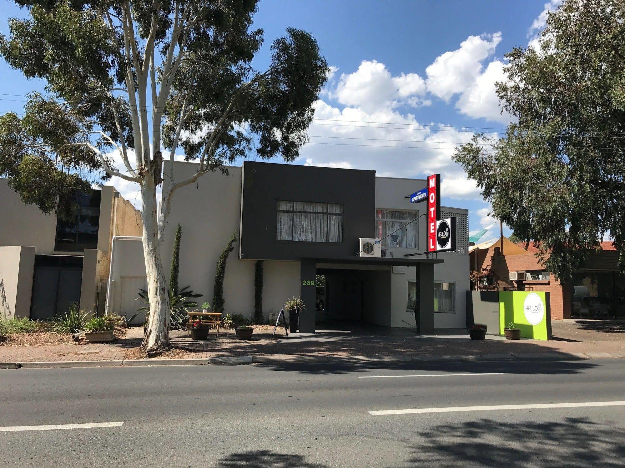 Hello Adelaide Motel And Apartments Exterior photo